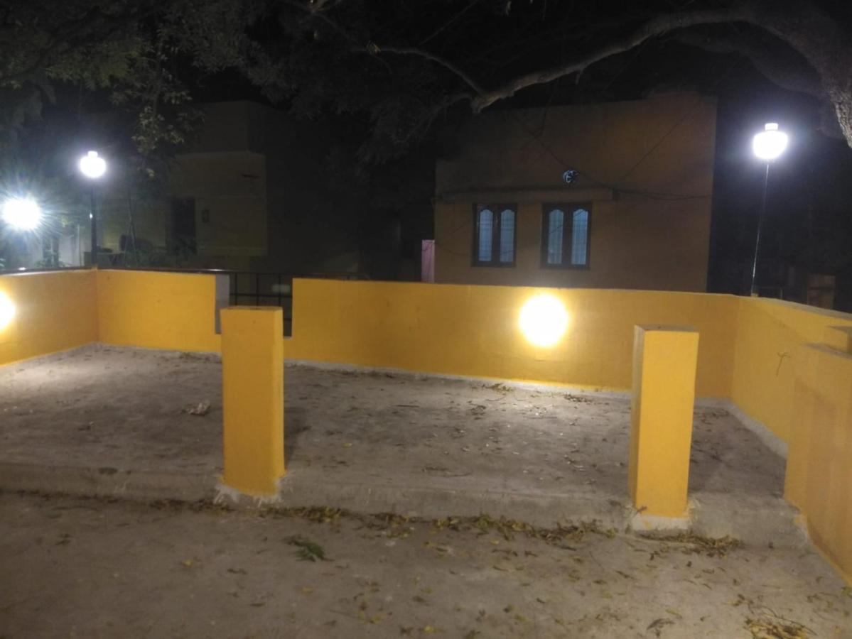 Nks Homestay بونديتْشيري المظهر الخارجي الصورة