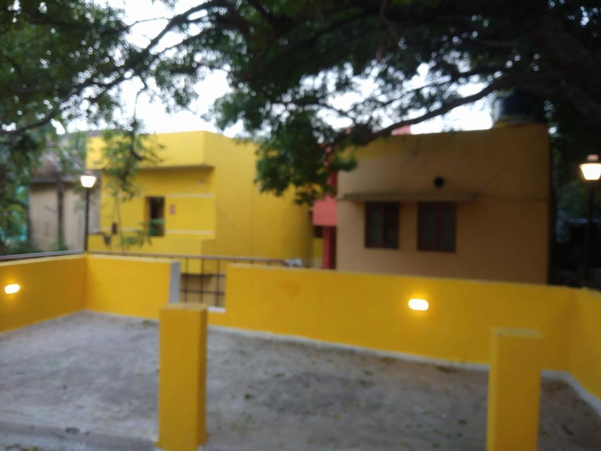 Nks Homestay بونديتْشيري المظهر الخارجي الصورة