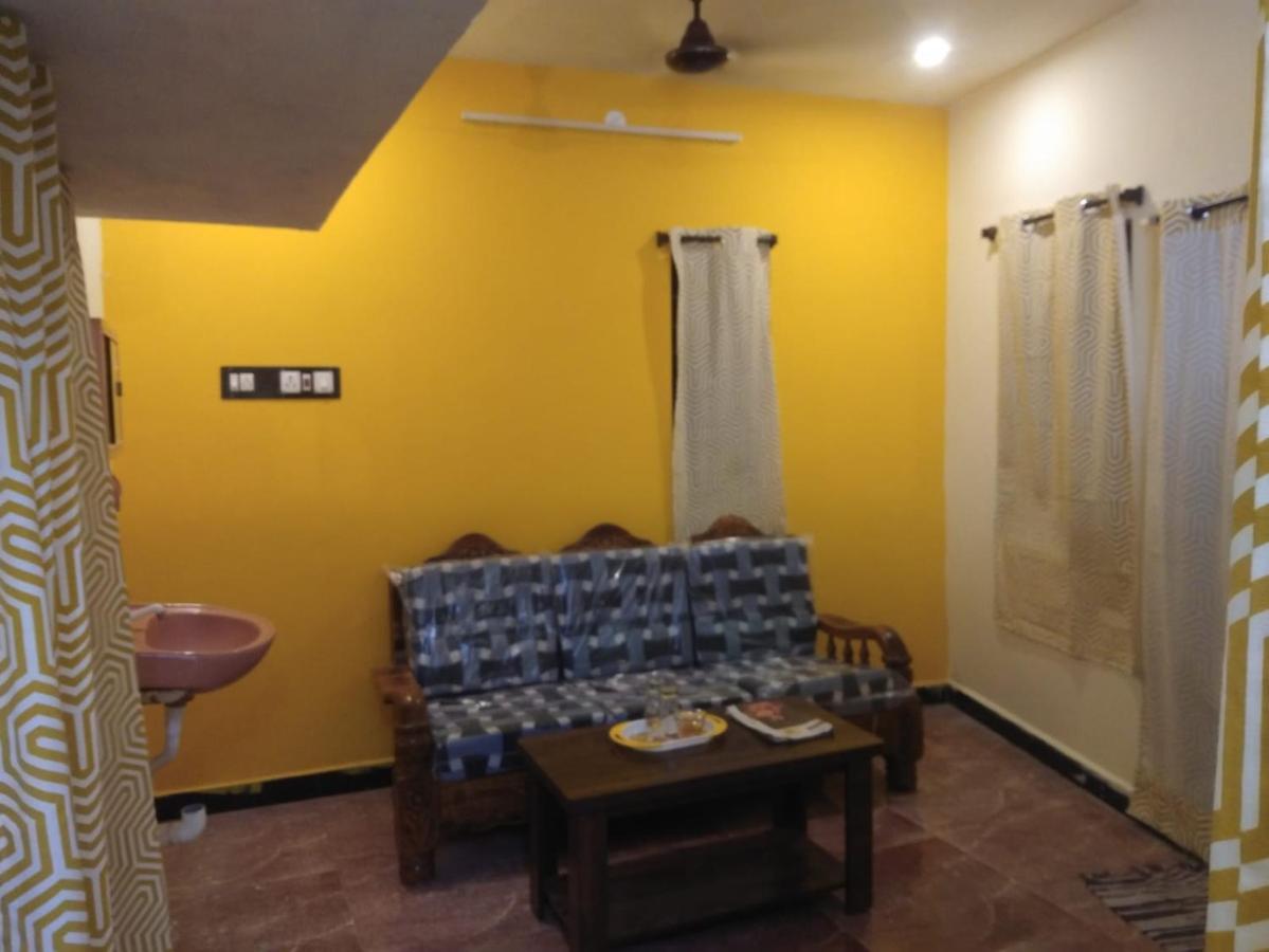 Nks Homestay بونديتْشيري المظهر الخارجي الصورة