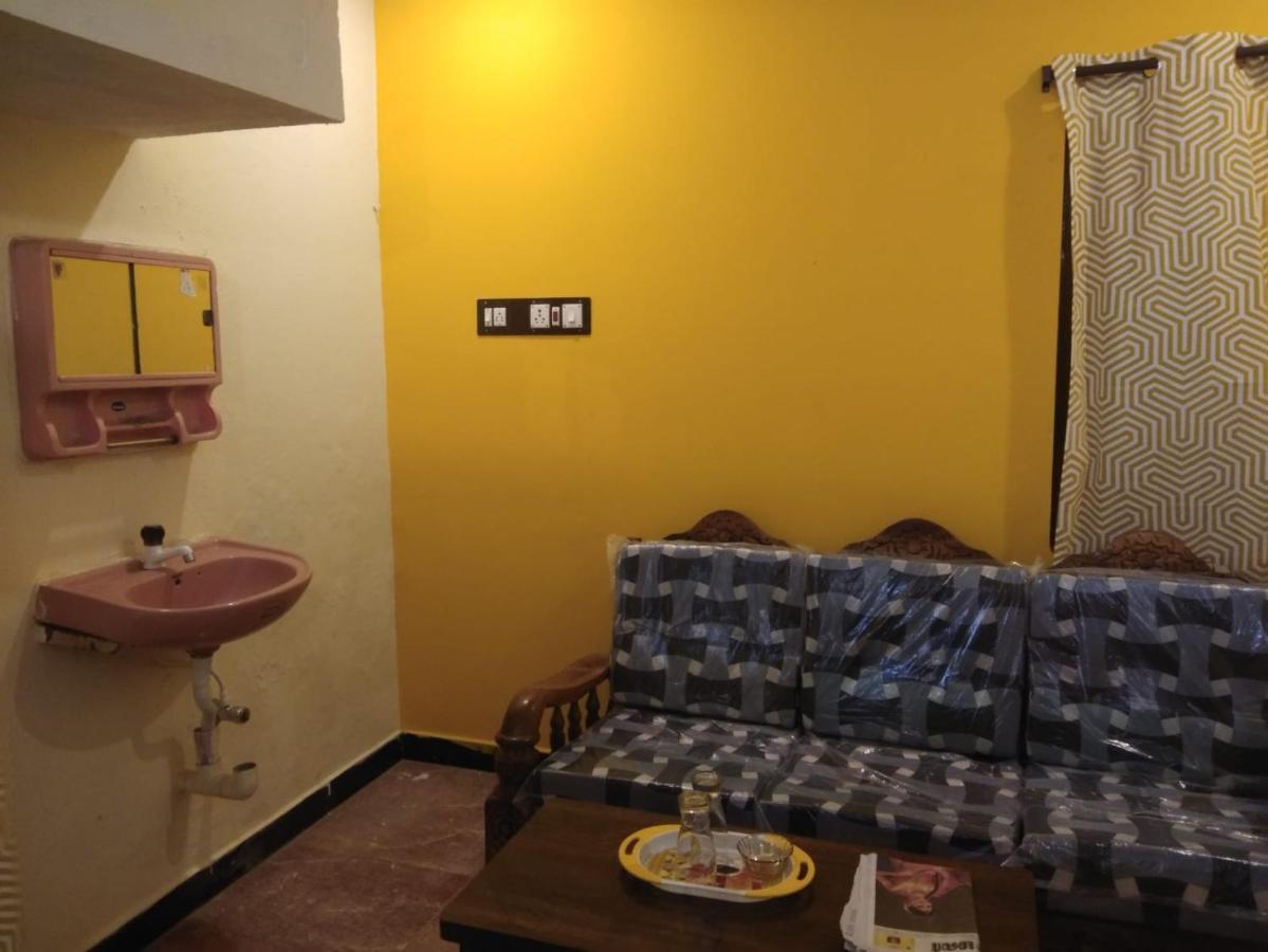 Nks Homestay بونديتْشيري المظهر الخارجي الصورة
